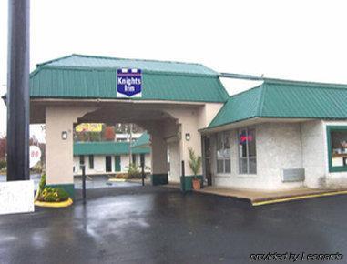 Knights Inn Hurricane Mills Экстерьер фото