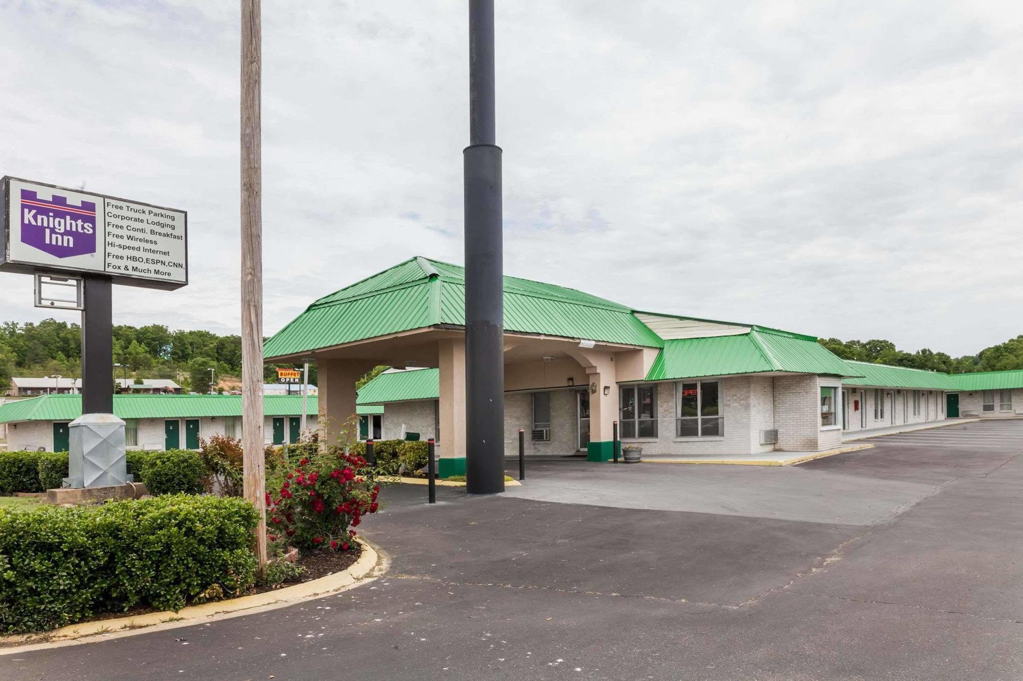 Knights Inn Hurricane Mills Экстерьер фото